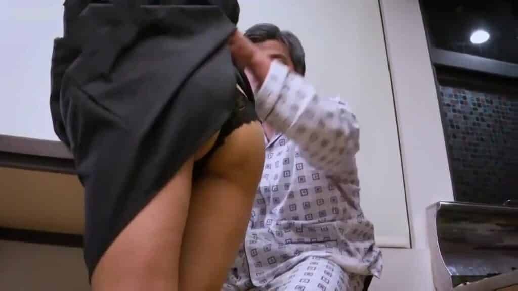 Bố chồng hồi xuân loạn luân cùng con dâu dâm dục